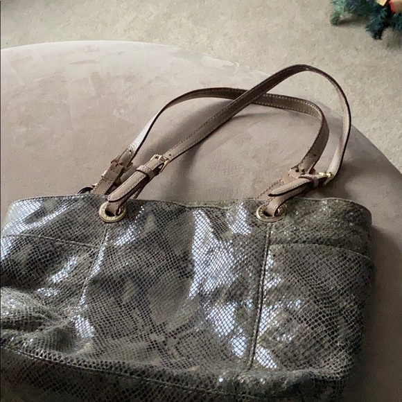 Michael KORS purse snake skin feel - Picture 4 of 12